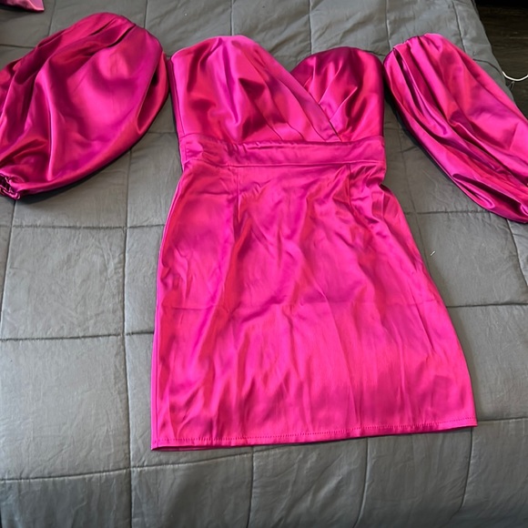 puffed sleeve mini dress - Picture 3 of 6